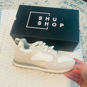 ShuShop Womens Cream and White Sneakers